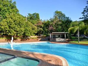2 outdoor pools, open 7:00 AM to 8:00 PM, sun loungers - ANEW Resort Hunters Rest Rustenburg (Rustenburg)