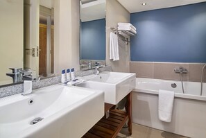 Bathroom - ANEW Resort Hunters Rest Rustenburg (Rustenburg)