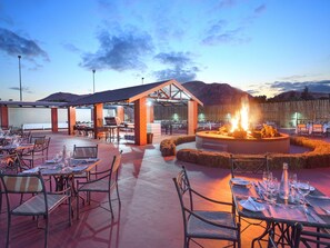 BBQ/picnic area - ANEW Resort Hunters Rest Rustenburg (Rustenburg)