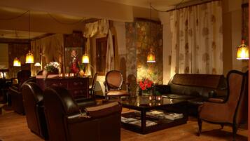 Coin salon dans le hall