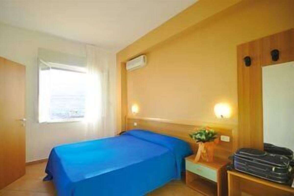 In-room safe, desk, free WiFi, bed sheets