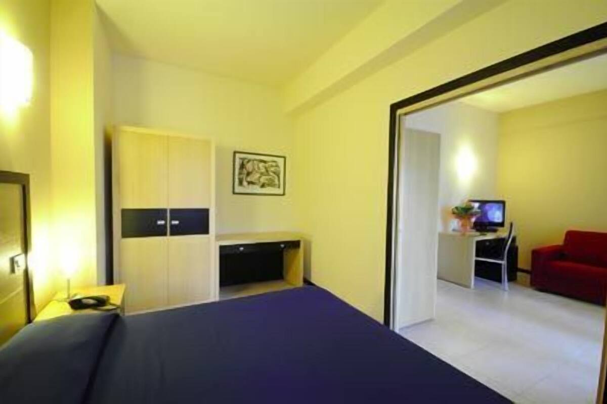In-room safe, desk, free WiFi, bed sheets