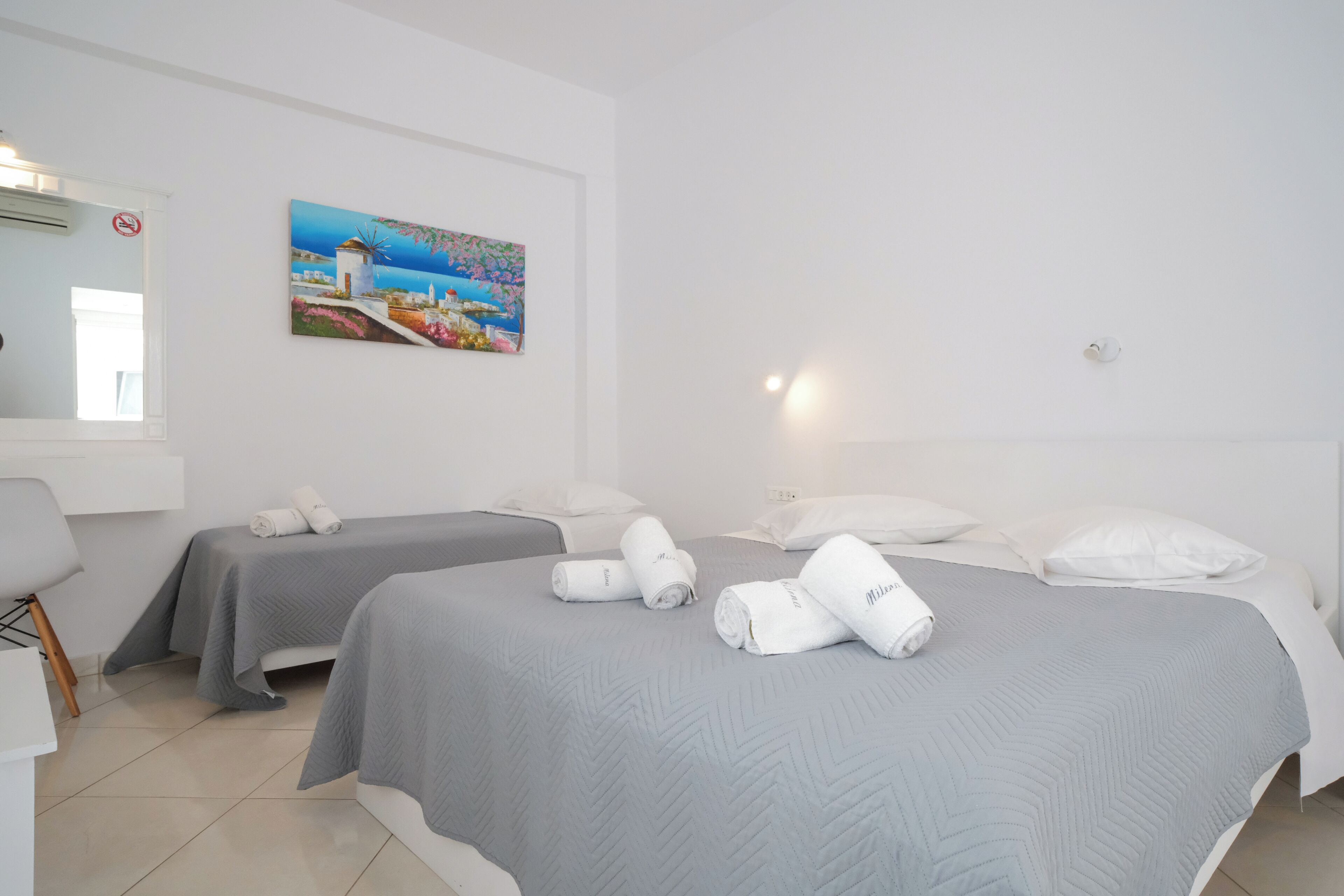 Habitación triple económica | Wifi gratis y ropa de cama