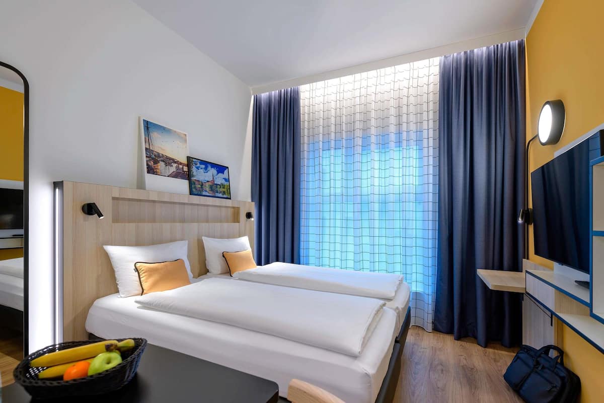 Studio, 2 Single Beds (for 2 people)