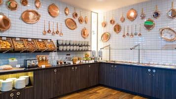 Buffet déjeuner servi tous les jours en supplément