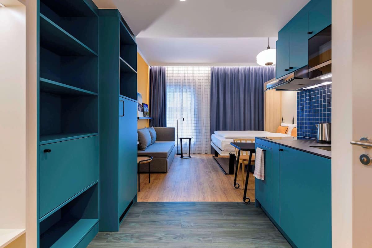 Estudi (for 4 persons) | Roba de llit hipoal·lergògena, minibar i escriptori