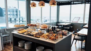 Petit déjeuner buffet