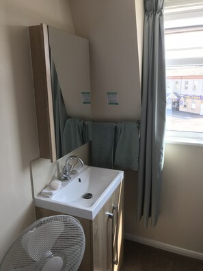 Chambre Double, salle de bains privée | Salle de bain