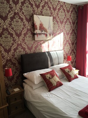 Chambre Double, salle de bains commune