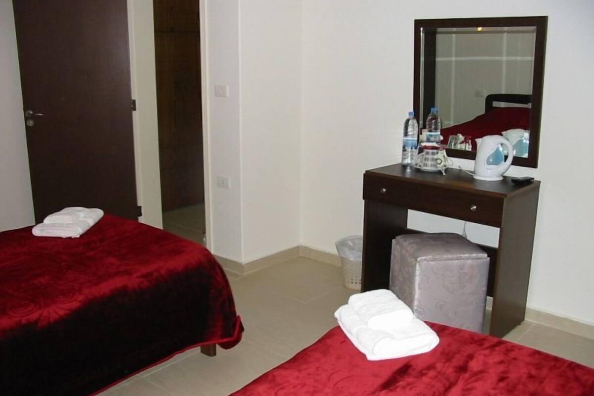 Surmatelas, bureau, lits pliants/supplémentaires, Wi-Fi gratuit