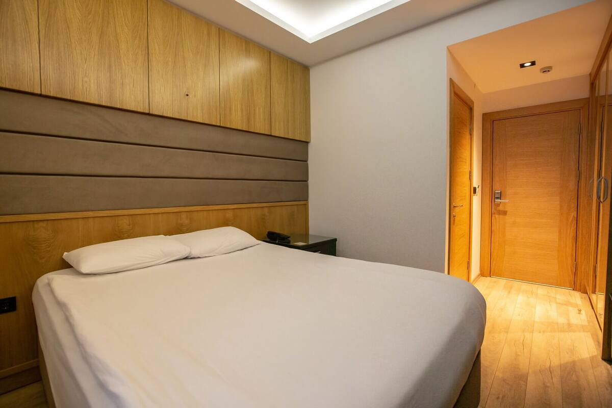 Minibar, desk, free WiFi