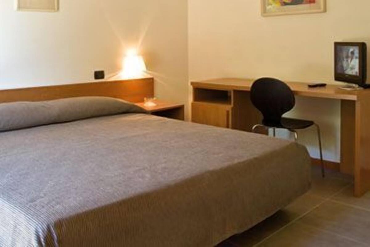 Habitación con 1 cama matrimonial o 2 individuales | Escritorio y wifi gratis