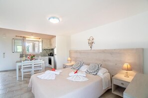 Premium Duplex | In-room safe, soundproofing, free wired internet - Anna Studios (Corfu)