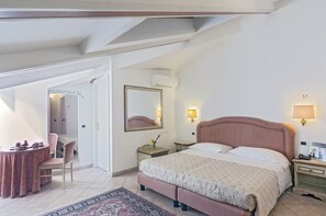 Double Room (attic)