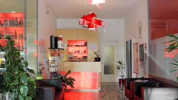 Check-in-/Check-out-Schalter