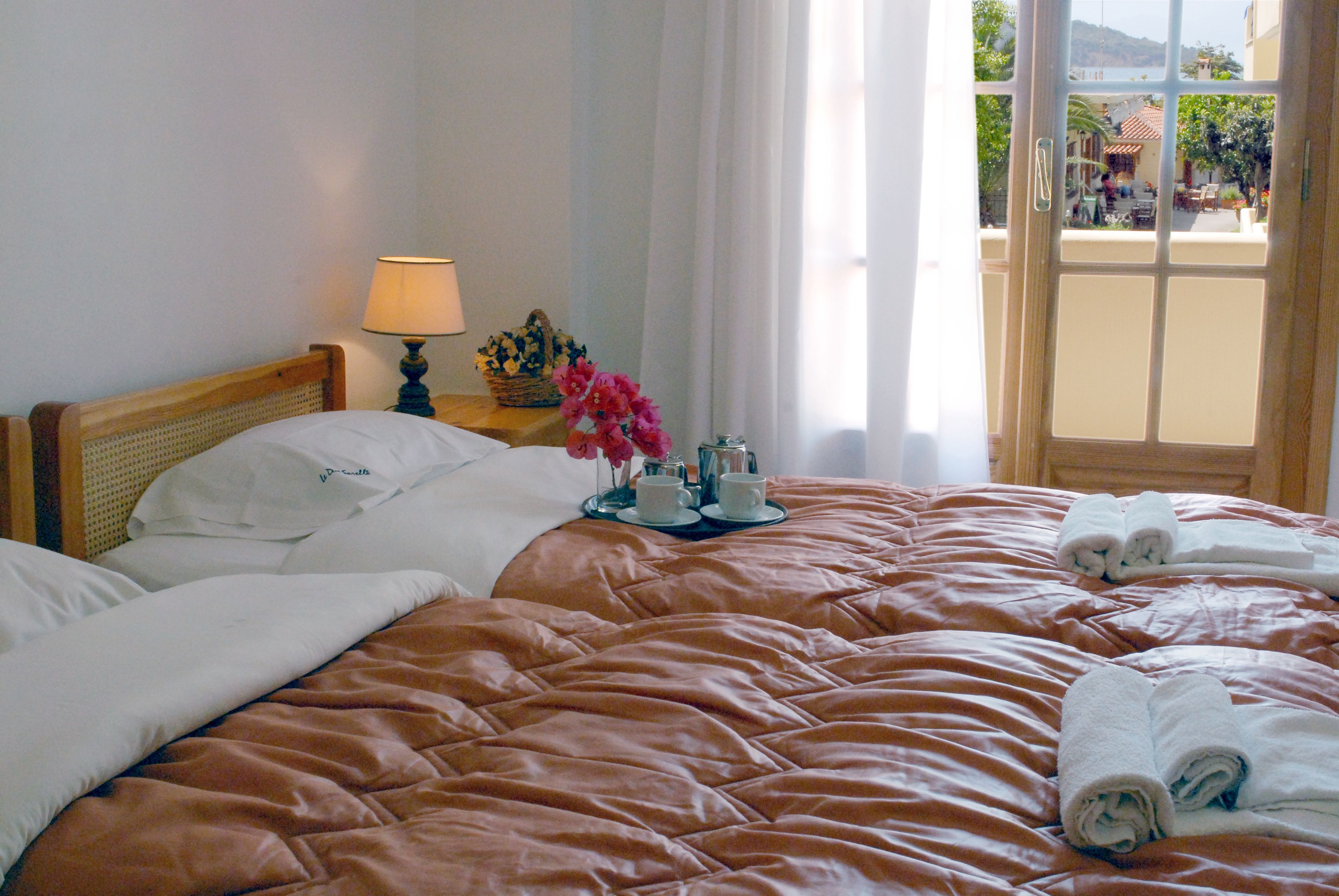 double room | 1 bedroom, tempur-pedic beds, in-room safe, iron/ironing board
