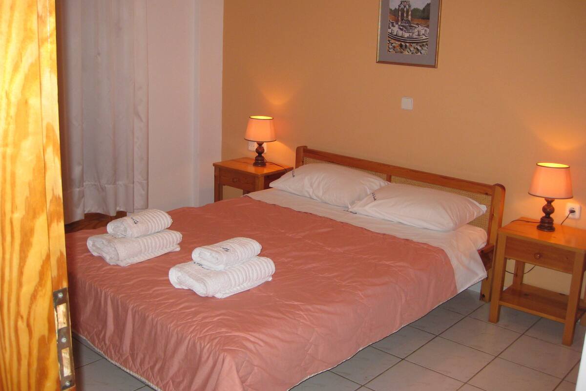 1 bedroom, tempur-pedic beds, in-room safe, iron/ironing board