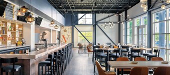 Delta Hotels by Marriott Milwaukee Northwest