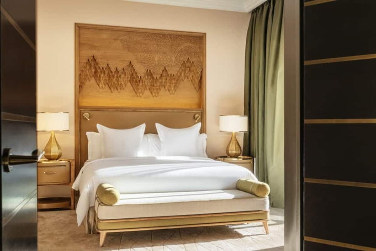 Patio Suite with Private Pool | Premium bedding, down duvets, pillow-top beds, minibar