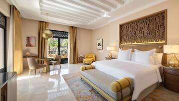 Hochwertige Bettwaren, Daunenbettdecken, Pillowtop-Betten, Minibar