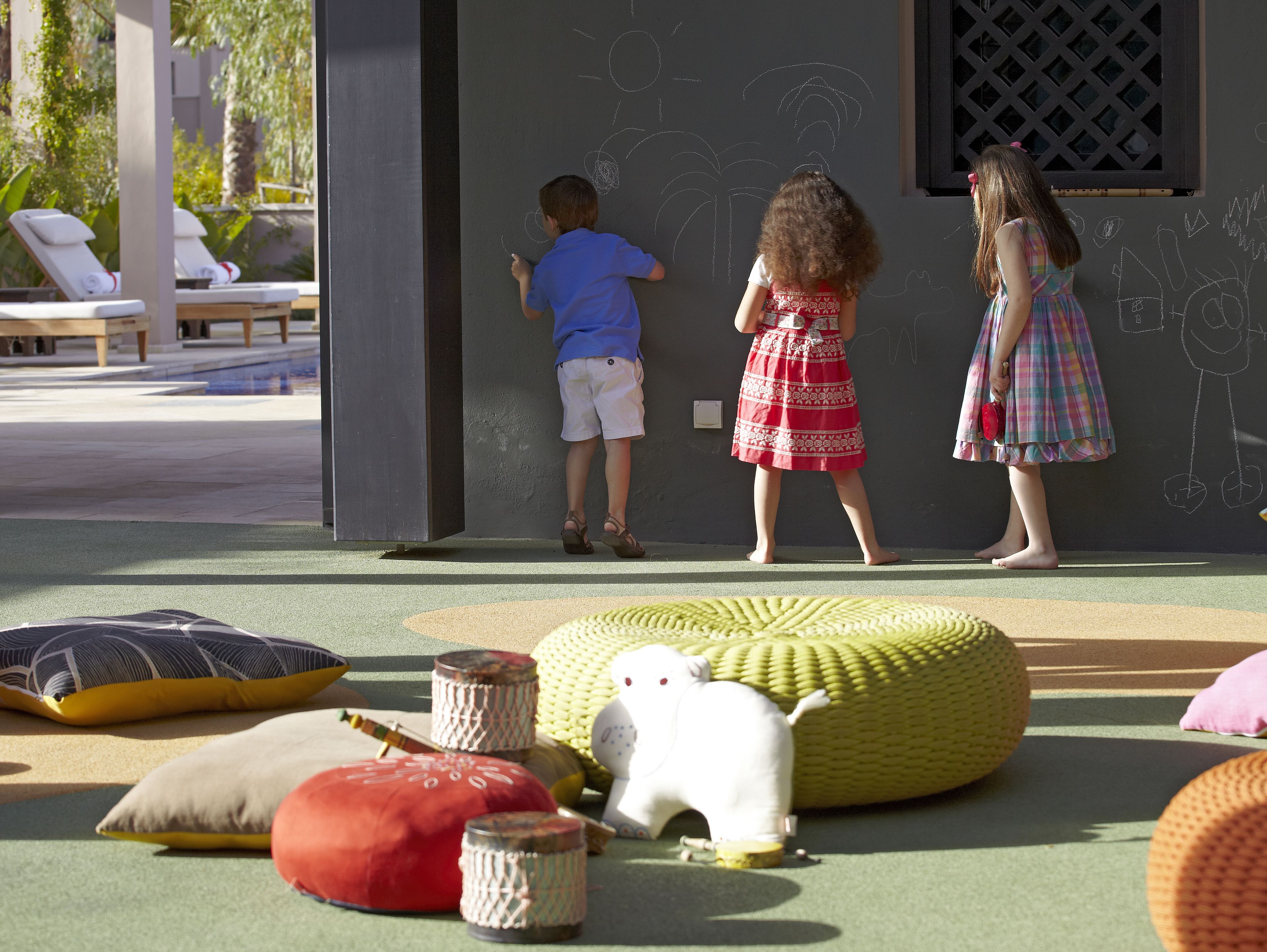 children’s play area – outdoor