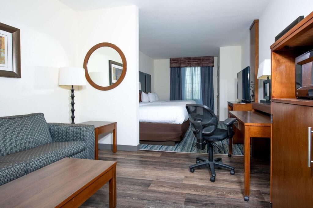 Premium bedding, pillowtop beds, in-room safe, desk