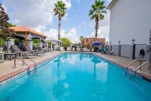 Seasonal outdoor pool
