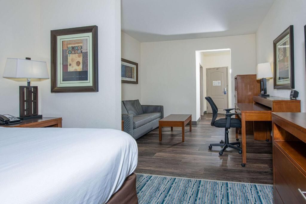 Premium bedding, pillowtop beds, in-room safe, desk