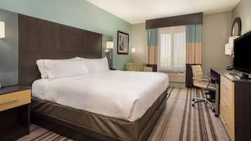 羽絨被、特厚豪華床墊、書桌、隔音