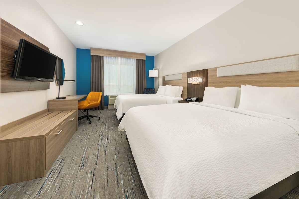 Down duvets, pillow-top beds, desk, soundproofing