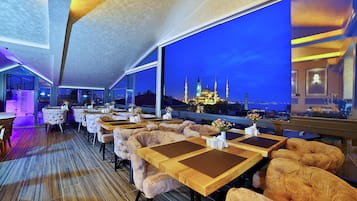 Desayuno para llevar incluido todos los días