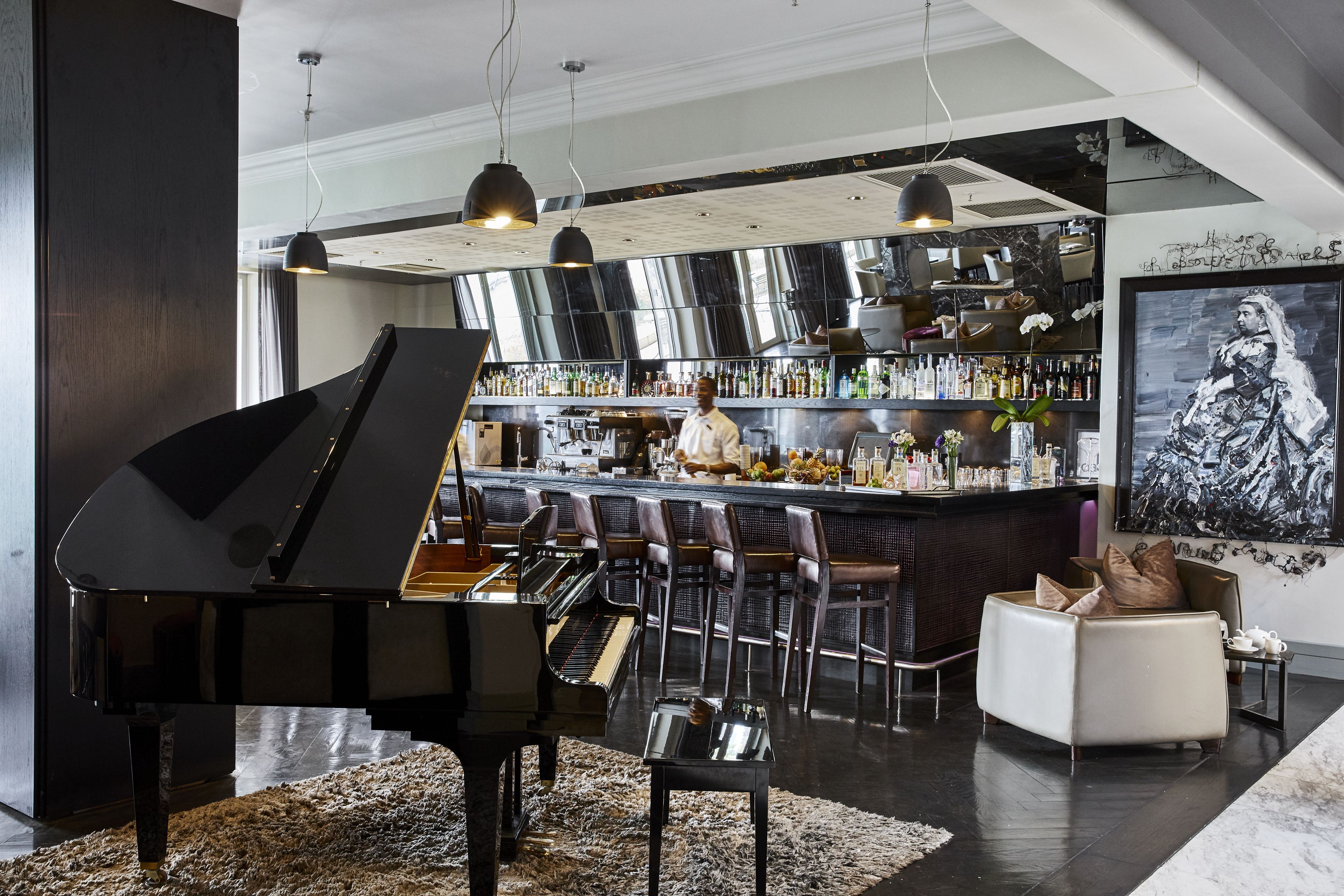 تقديم الإفطار والغداء والعشاء