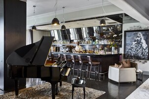 Breakfast, lunch and dinner served