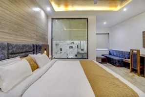 Superior-Zimmer | Hochwertige Bettwaren, Minibar, Zimmersafe, individuell dekoriert
