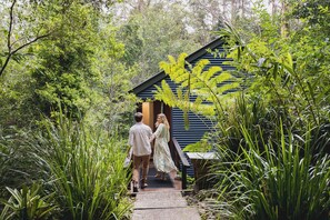 Spa Haven Cabins | 1 bedroom, pillowtop beds, individually decorated - Kondalilla Eco Resort (Montville)