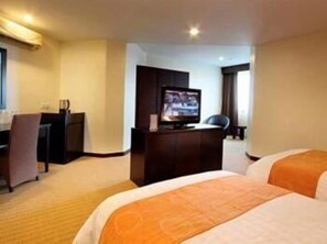 Deluxe Twin Room, 2 Twin Beds | In-room safe, cribs/infant beds, rollaway beds, free WiFi - Hock Lee Hotel & Residences (Kuching)