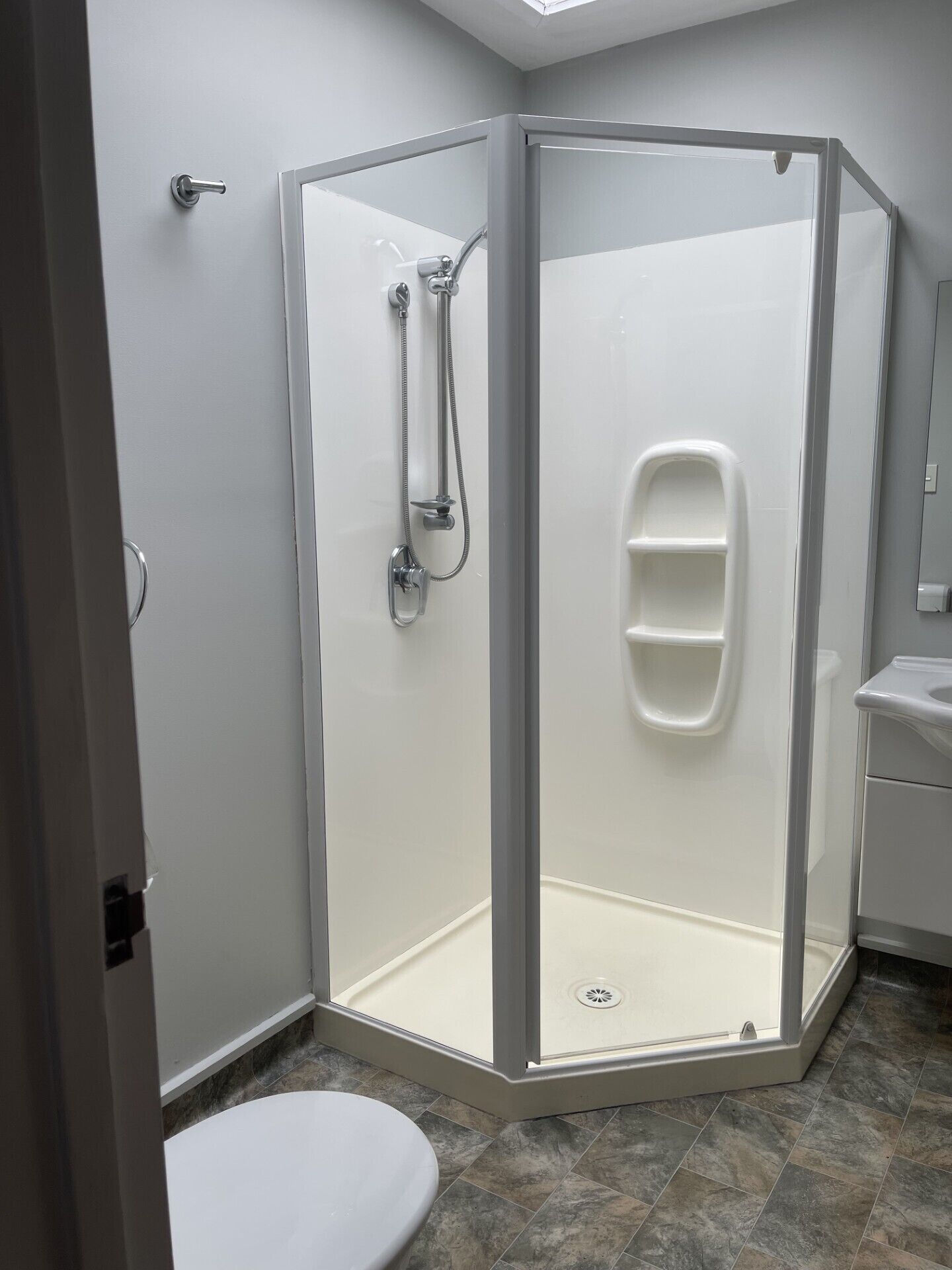 Shower, free toiletries, hair dryer, towels