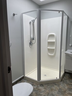 Shower, free toiletries, hair dryer, towels