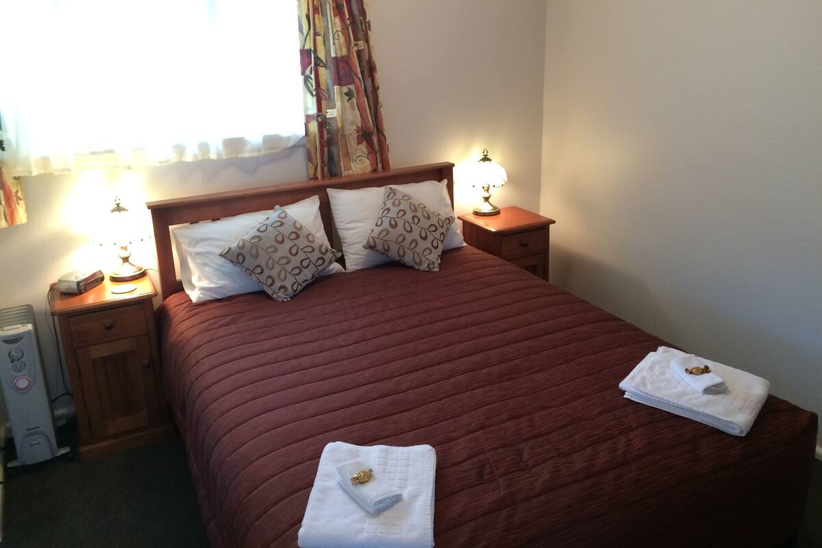 ห้องสแตนดาร์ด, ห้อง ครัว (1 Bedroom Suite) | Wi-Fi ฟรี, ผ้าปูที่นอน