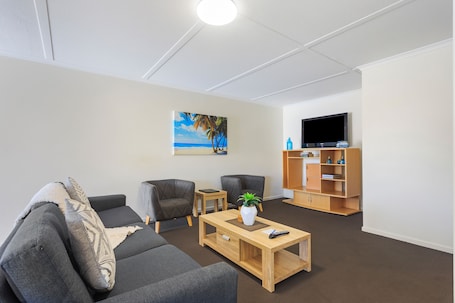 Superior Apartment, 2 Bedrooms | Individually furnished, desk, laptop workspace, iron/ironing board