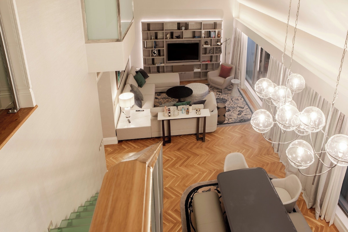 Suite (Prestige) | Hypo-allergenic bedding available, minibar, in-room safe, desk