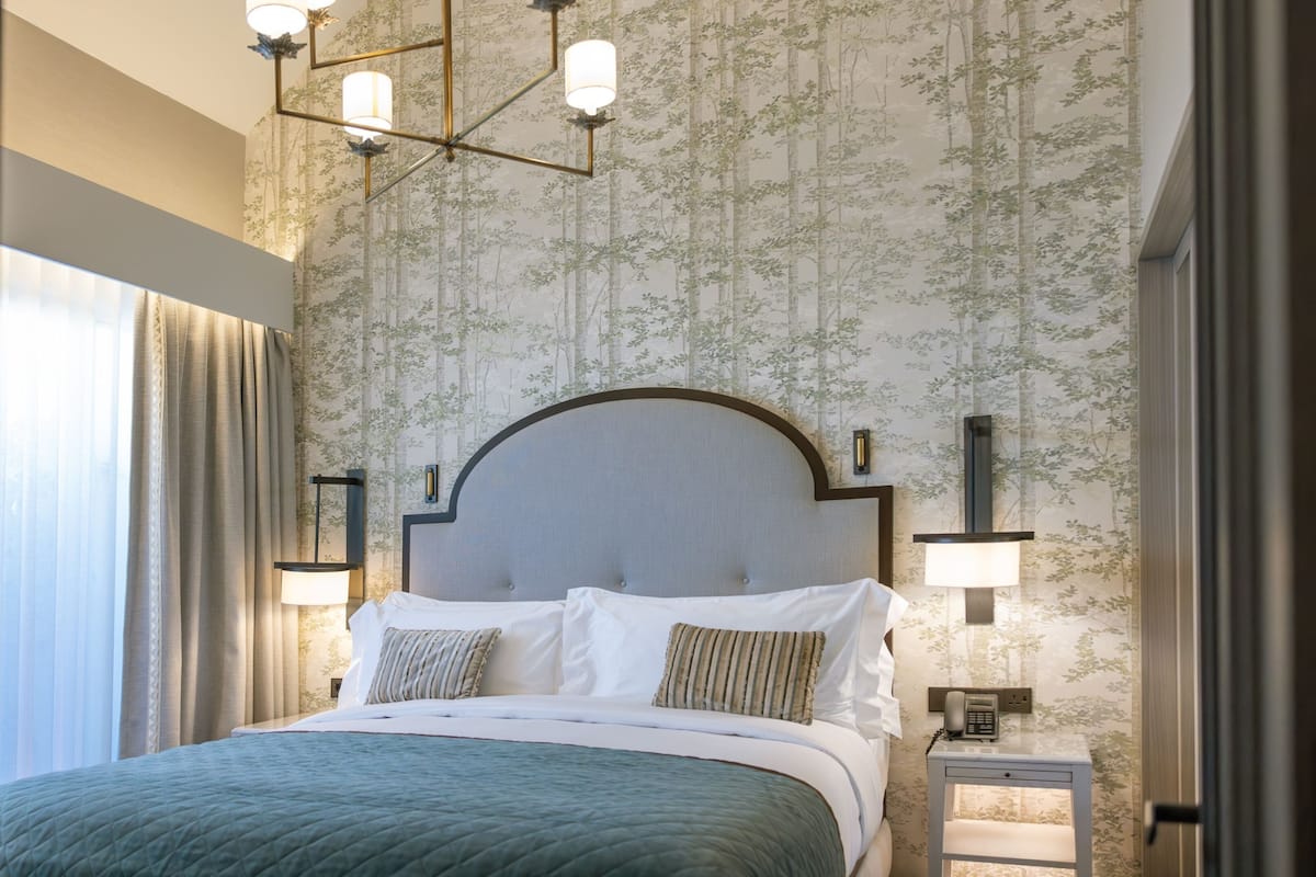 Suite, 1 Bedroom | 1 bedroom, hypo-allergenic bedding, minibar, in-room safe