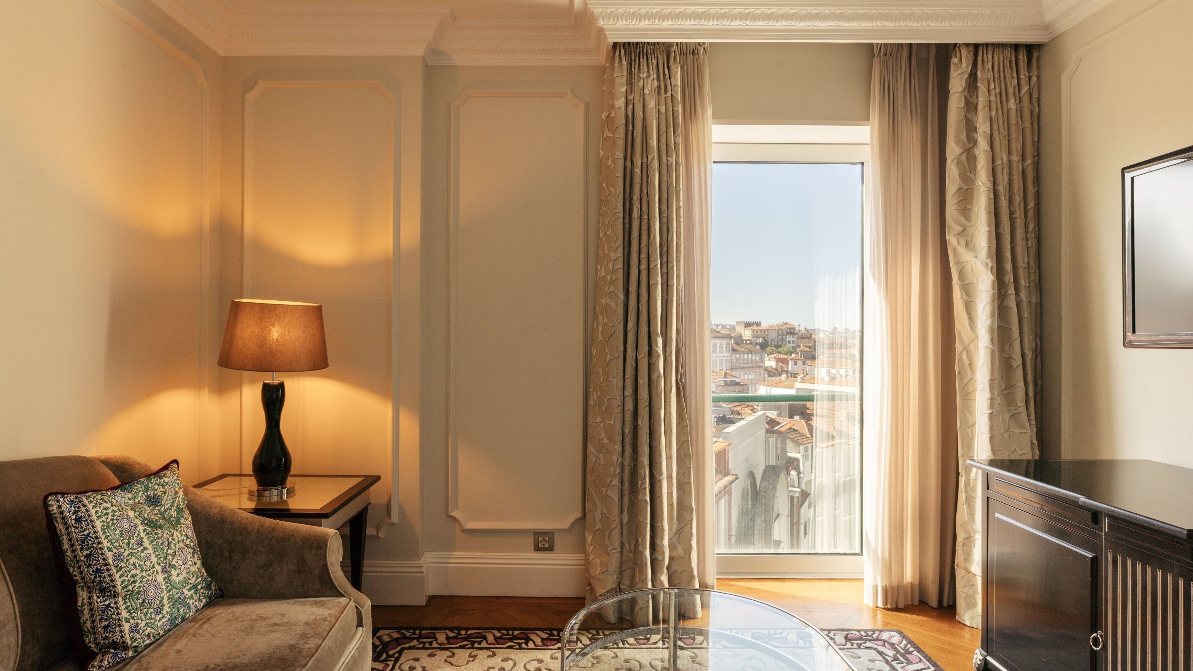 1 bedroom, hypo-allergenic bedding, minibar, in-room safe