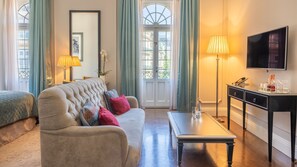 Junior Suite, 1 King Bed