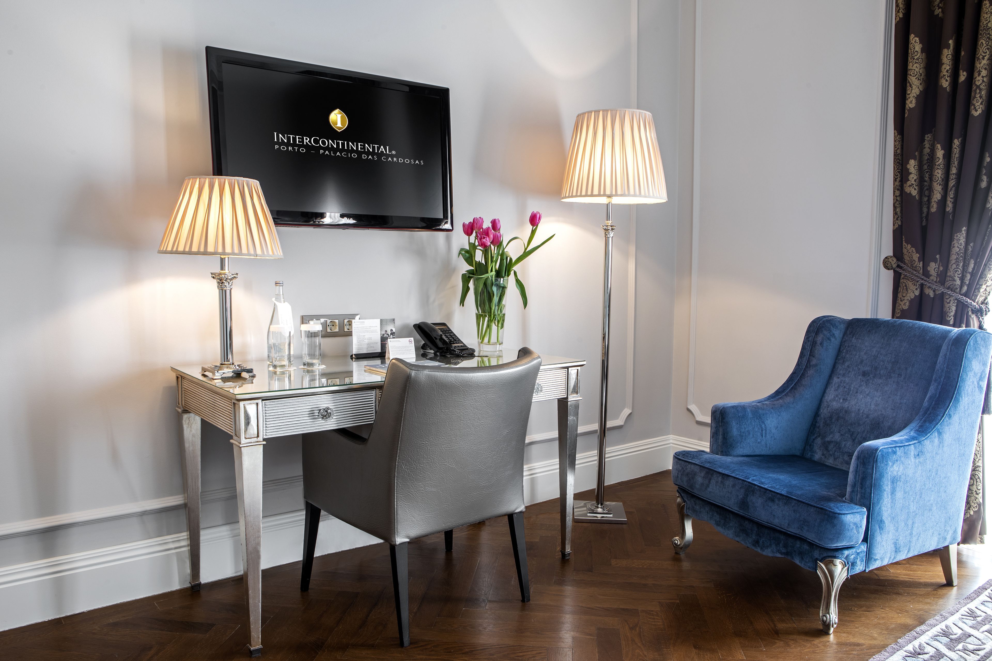 classic room, 1 king bed (quiet zone) | 1 bedroom, hypo-allergenic bedding, minibar, in-room safe