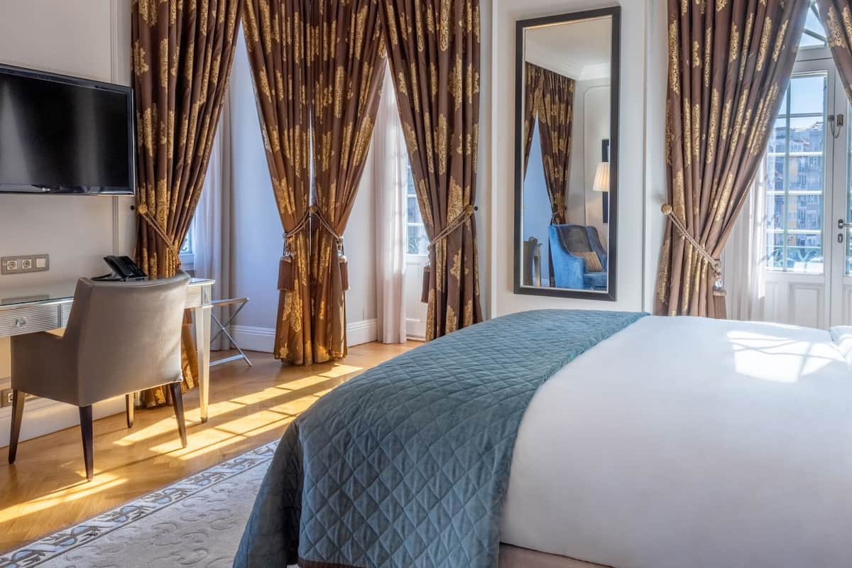 Premium Room, 1 King Bed