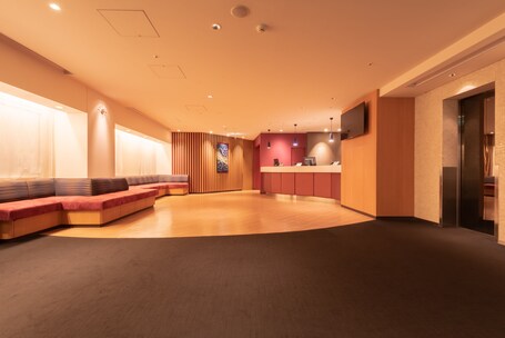 E Hotel Higashi Shinjuku - Image 1
