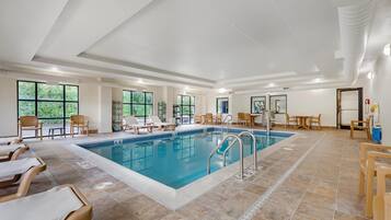 สระว่ายน้ำในร่ม