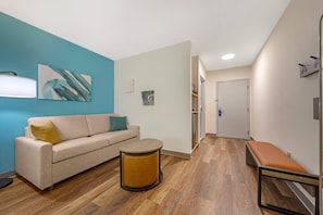 Suite, Non Smoking | Premium bedding, in-room safe, desk, iron/ironing board - Comfort Suites Lewisburg near University (Lewisburg)