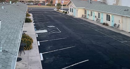 Howard Johnson by Wyndham Ridgecrest, CA